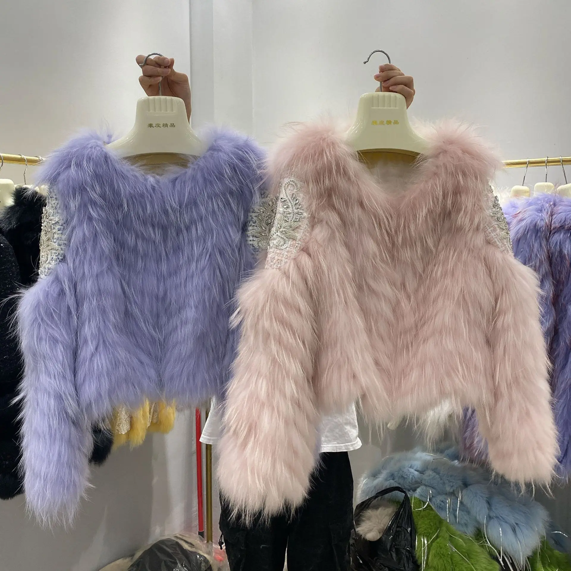 2022 New Real Fur Coat Young Women Fashion Beautiful Bling Beaded Short Fox Fur Overcoat For Autumn Winter Raccoon Fur Outerwear