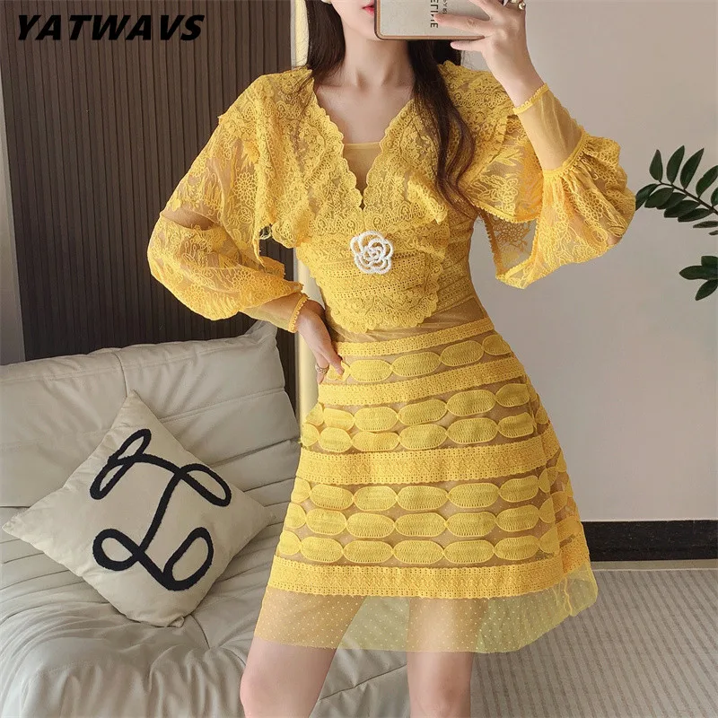 

Женское кружевное платье с крючком, белое элегантное платье с длинным рукавом и V-образным вырезом, винтажное роскошное платье-трапеция с вы...