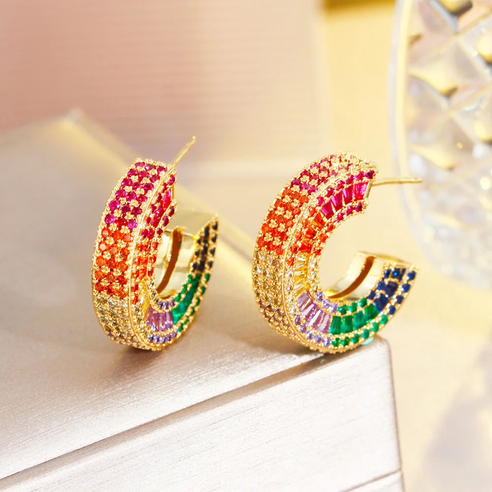 

Женские серьги-кольца CWWZircons, роскошные полукруглые разноцветные радужные серьги-кольца с кубическим цирконием, позолоченные ювелирные изделия CZ506