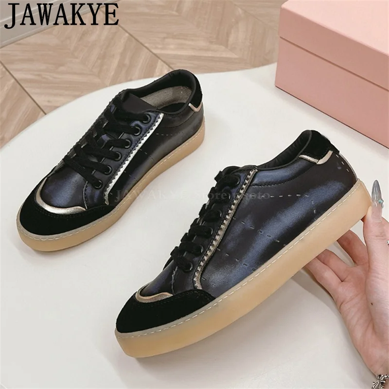 Разноцветные женские ботинки со шнуровкой на плоской подошве