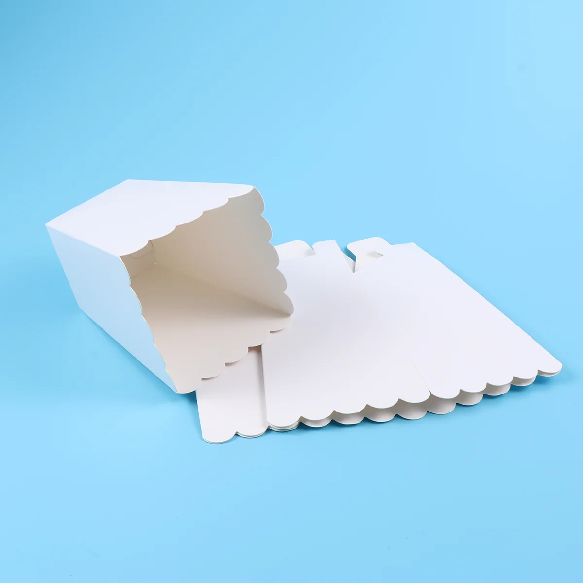 

50 PCS Paper Food Basket Disposable Snack Cups Party Candy Cartons Popcorn Tub Box Packing