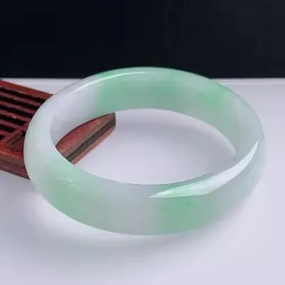 Браслет из нефрита Zheru