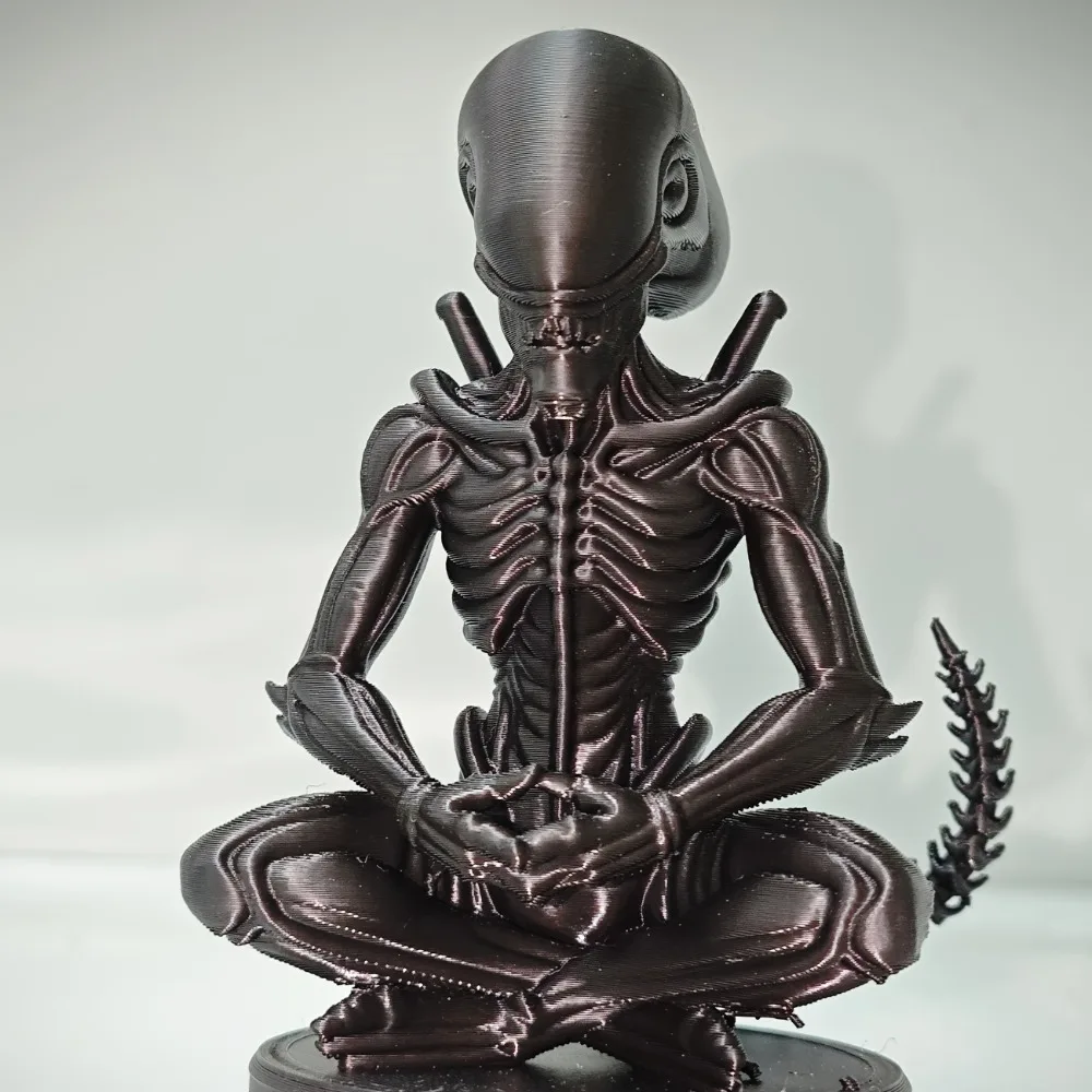 

Миниатюрная фигурка инопланетянина для йоги