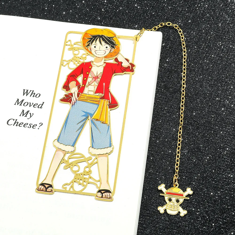 Фото Металлическая закладка для книг «Аниме One Piece» с полым бронзовым покрытием для книжных клубов, читателей, писателей, любителей книг, студентов №1