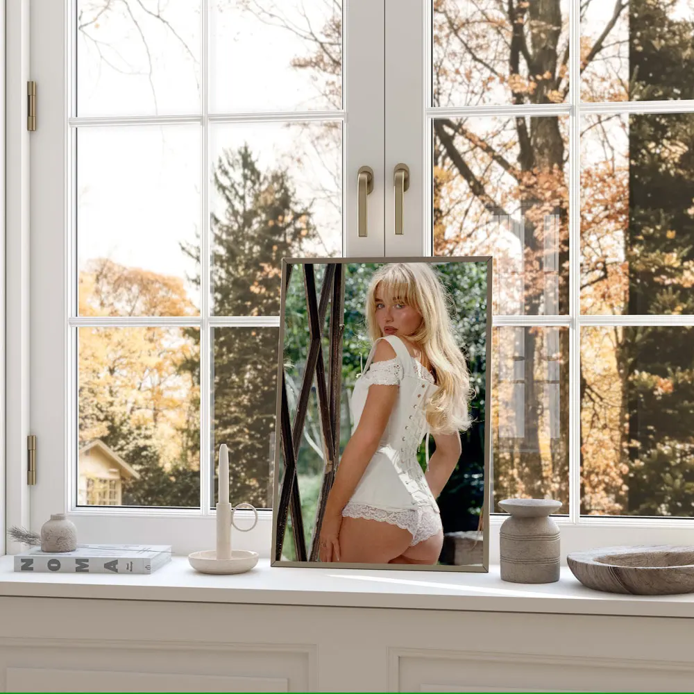 

Плакат Sabrina Carpenter на холсте