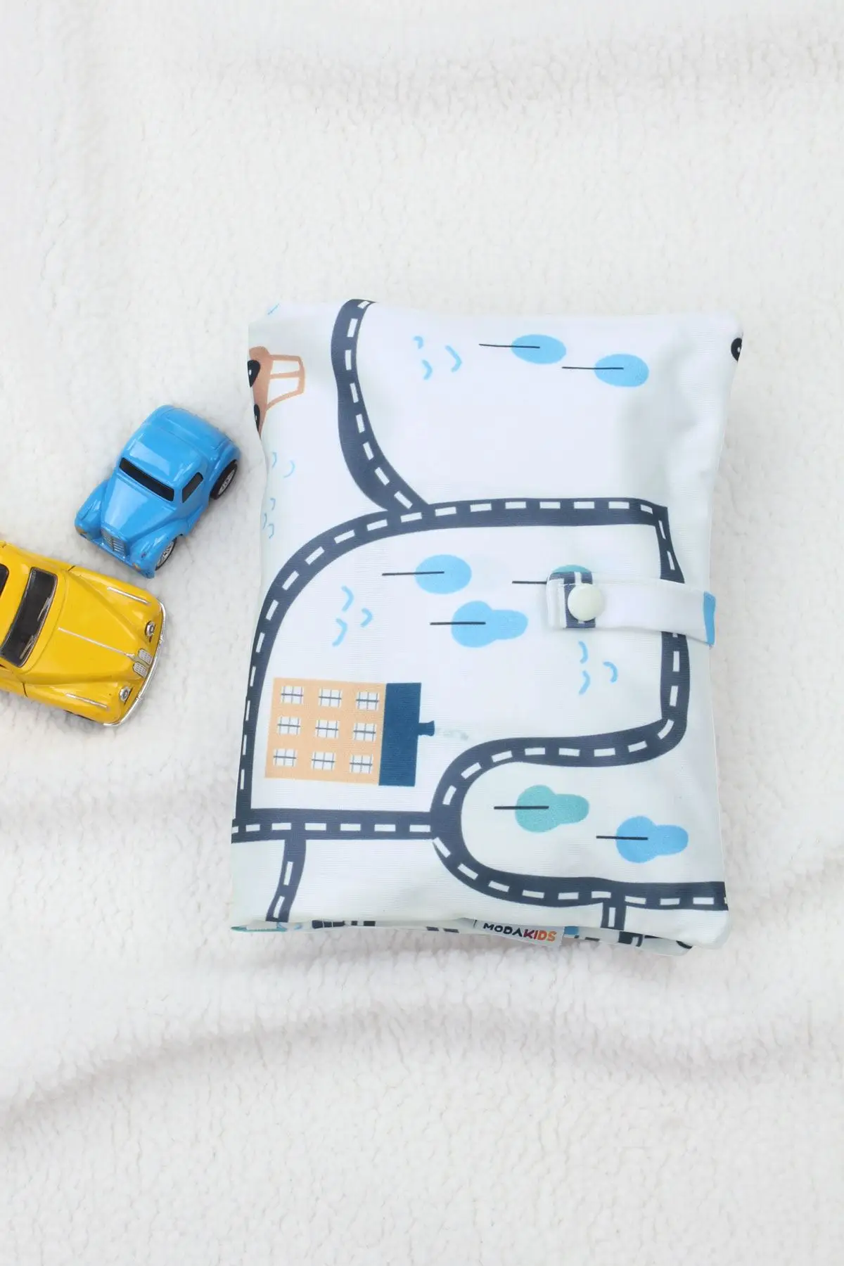 

Modakids City Pattern Liquid-Proof Baby Bottom Opening Care Bag Organizer
