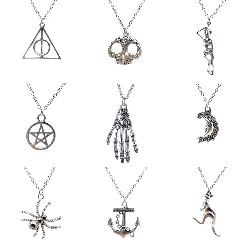 

Fashion Skull Palm Clavicle Chain Five Pointed Star Pendant Necklace of The Moon Evil Force Men's and Women's Jewelry Gift