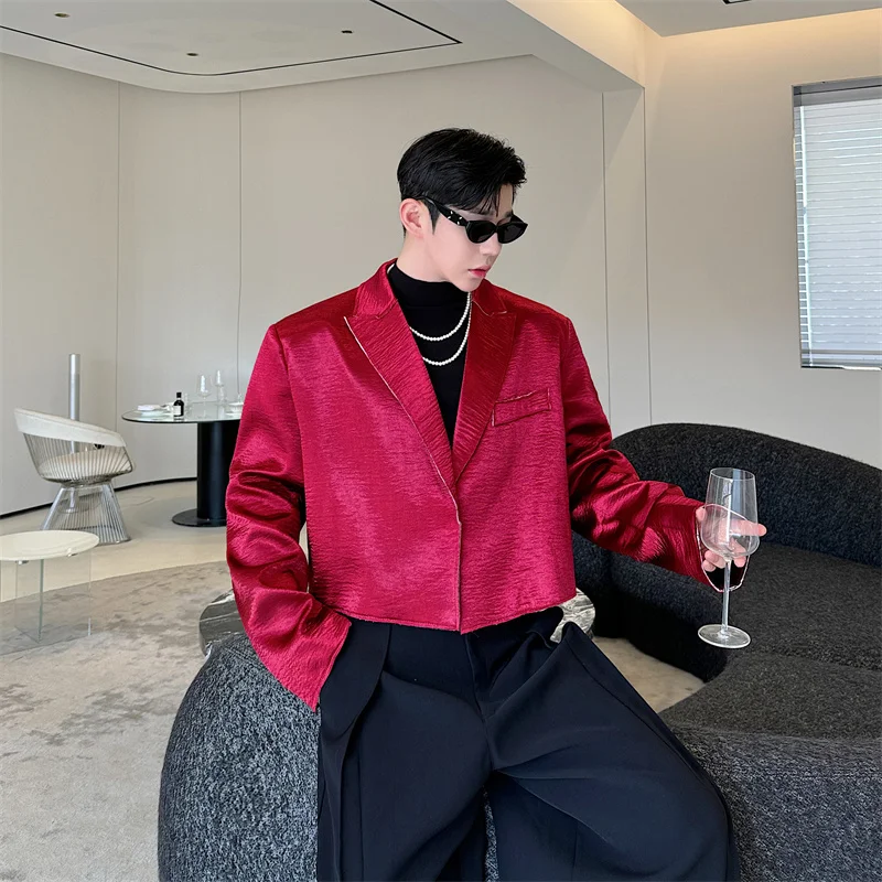 Осенний глянцевый короткий костюм мужской для ночного клуба дискотеки красный