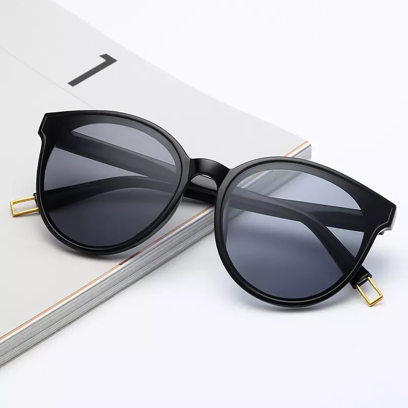 

New in Oval Frame Sunglasses Women Retro Brand Designer Zonnebril Dames Sun Glasses Female Fashion Outdoor Driving UV400 Eyewear