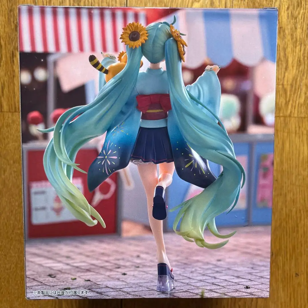 Фото Коллекционные фигурки FuRyu Hatsune Miku: Аниме-персонажи из «Rascal the Raccoon» — летний фестиваль, модель игрушки №2