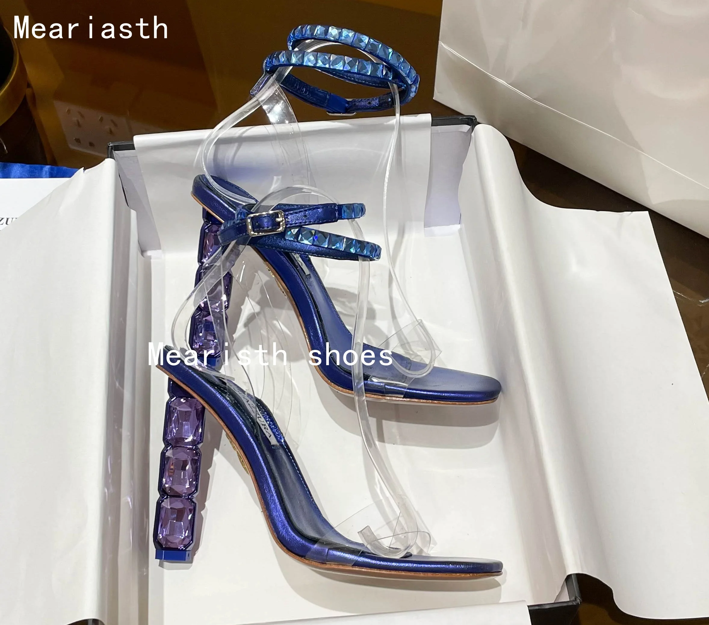 

Женские босоножки на высоком каблуке, модельные дизайнерские шелковые туфли-лодочки с ремешком на щиколотке и странным кристаллом, лето 2023