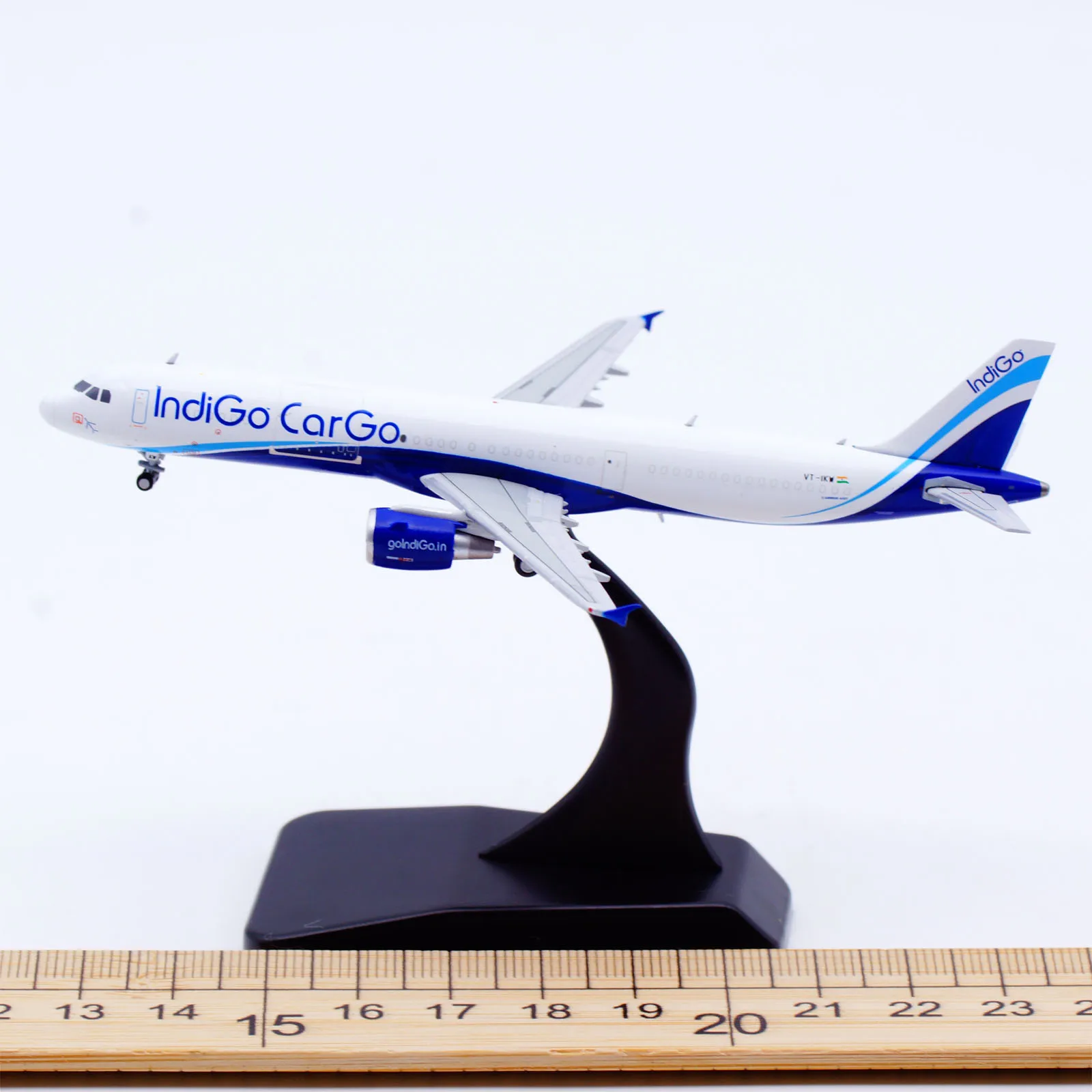 XX40175 Коллекционный самолет из сплава в подарок JC Wings 1:400 IndiGo Cargo Airbus A321 (P2F) Литая под