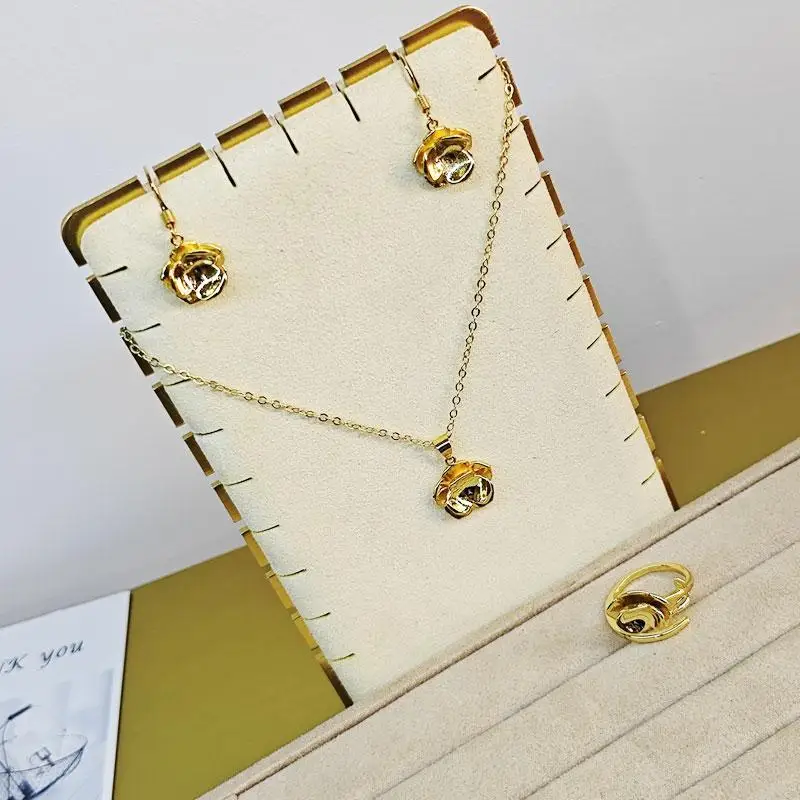 Ювелирный набор Umcho золотого цвета