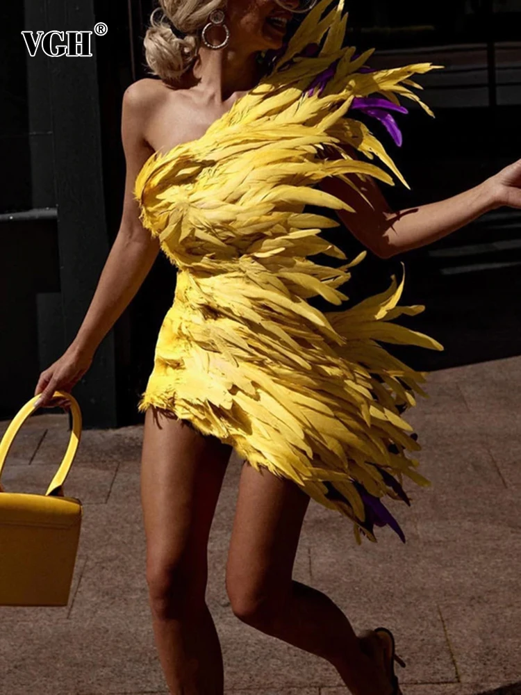 VGH Yellow Feathers Strapless Mini Dresses For Women Slash Neck Sleeveless High Waist Formal Bodycon Dress Female Fashion New