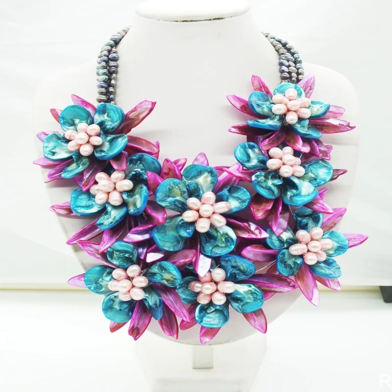 

Очаровательная винтажная леди! Ожерелье из ракушки/жемчужного цветка 22 дюйма