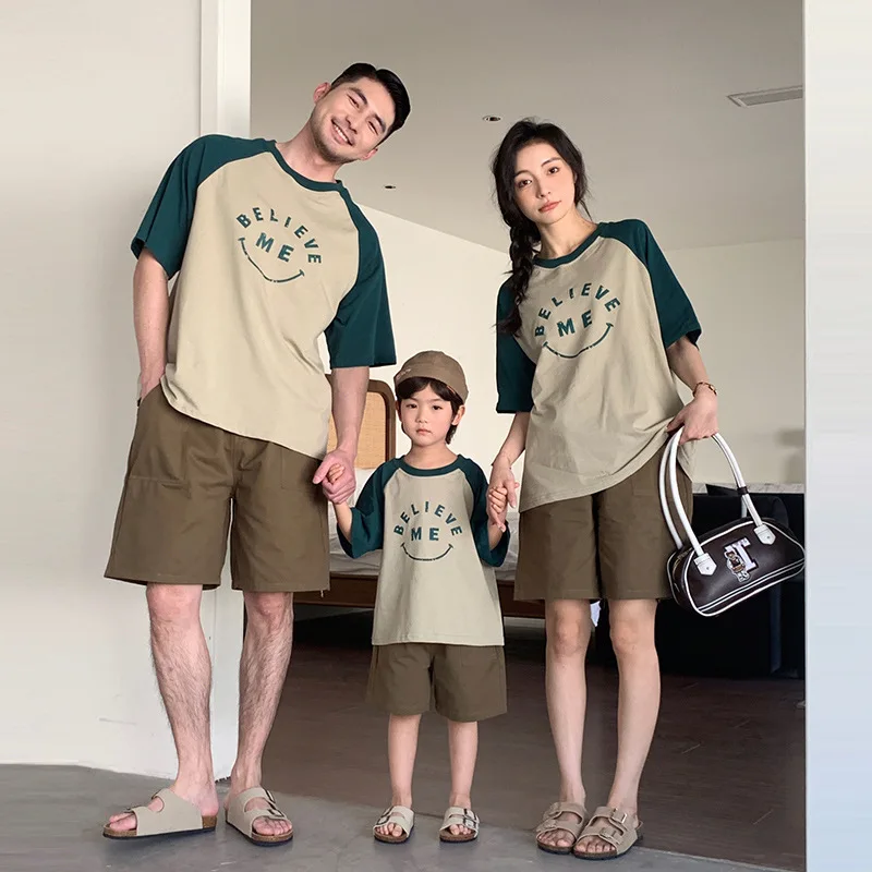 Комплект одежды для семьи из двух предметов футболка и шорты в Корейском стиле