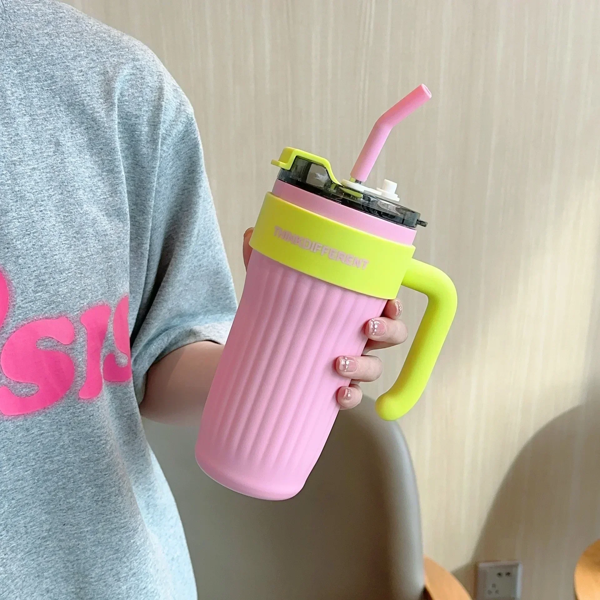 

Термос из нержавеющей стали 860 мл с соломой