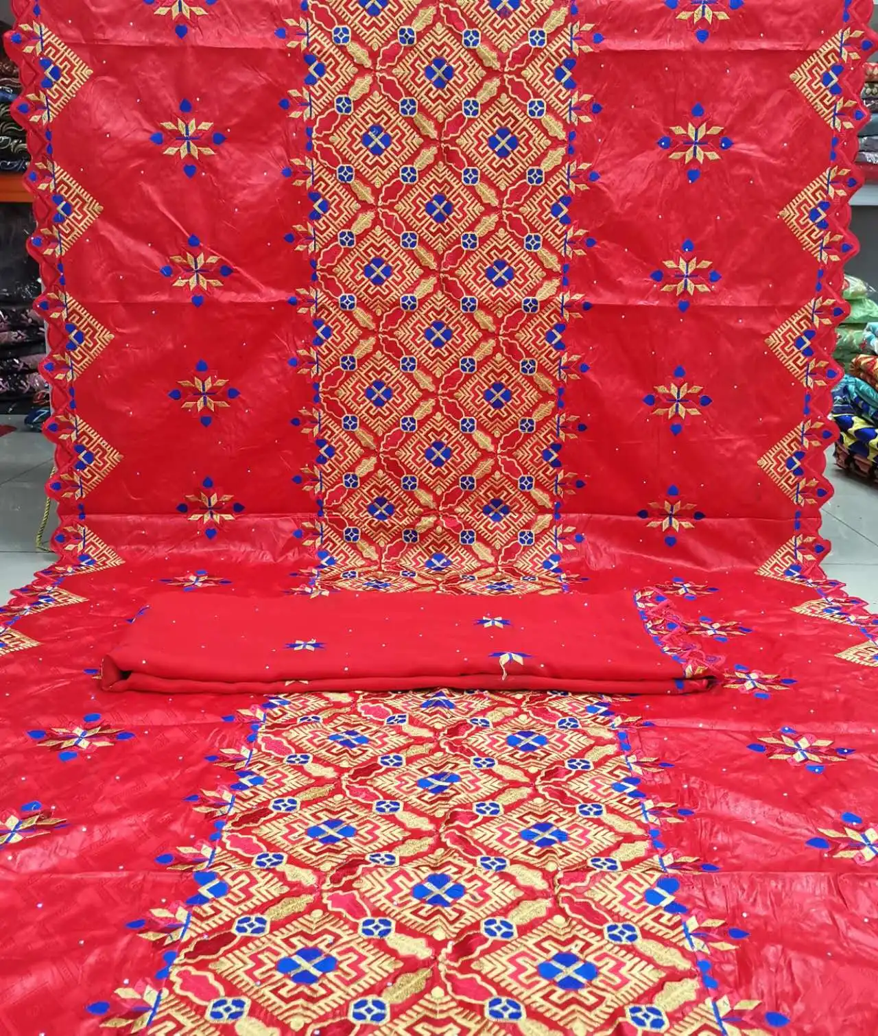

2022 New Arrival Swiss Red Bazin Riche Brocade Lace Fabric African High Quality 5+2 Yards Voile Fabric For Wedding Dinner Dress
