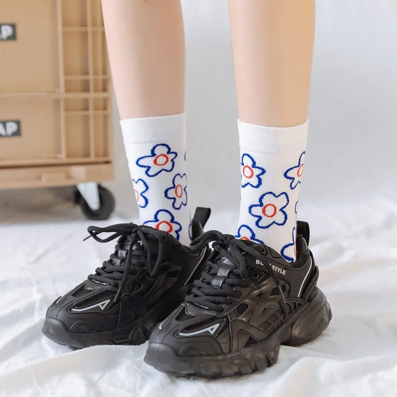 Delicate Aesthetic Funny Flower Pattern Cotton Women Crew Socks Colourful Casual Harajuku Print Girls Cute socks For Ladies