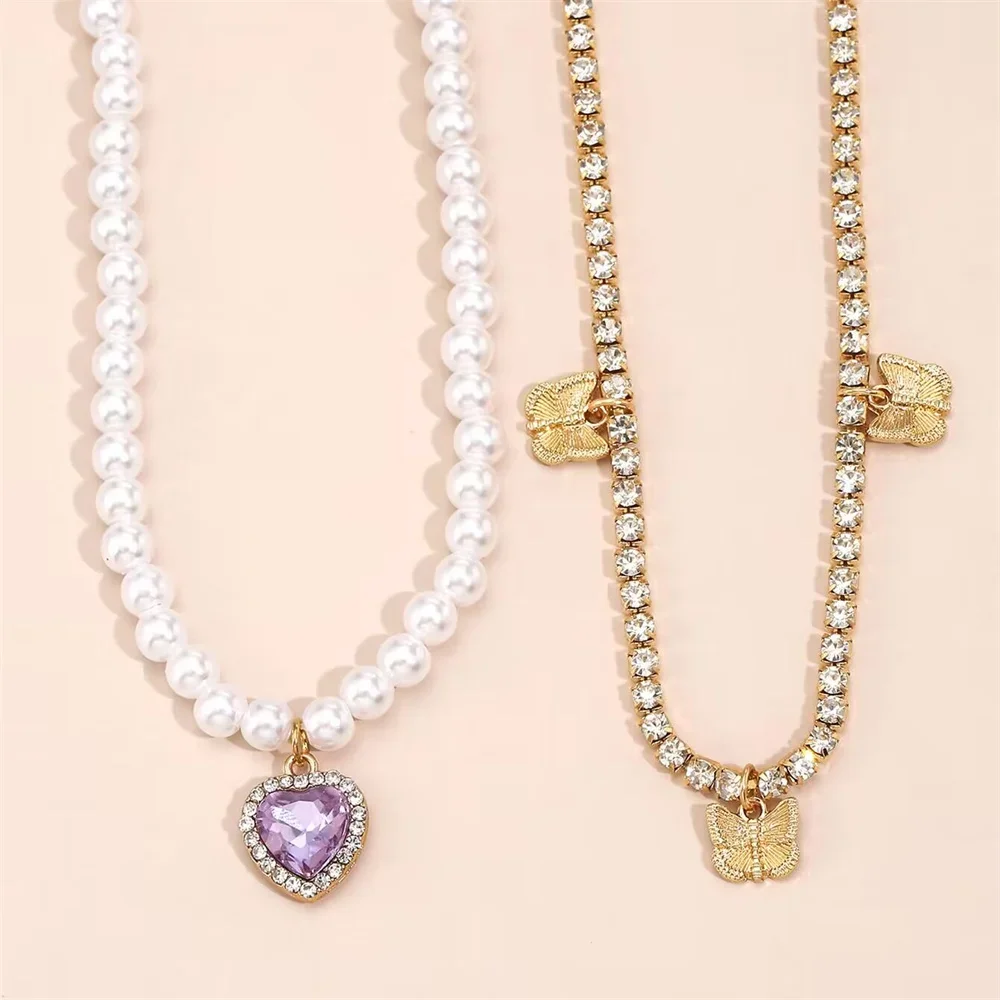 Цепочка с подвеской в форме сердца искусственным жемчугом и кристаллами