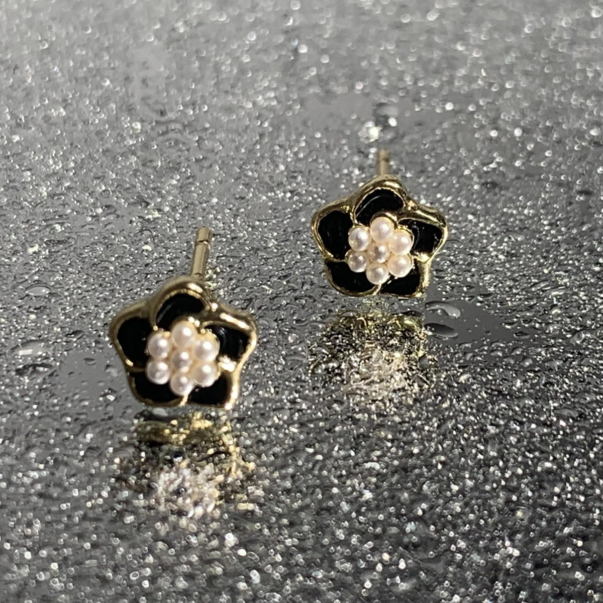 

Flower shaped black pearl gold zircon flower earrings girl's exquisite jewelry accessories earrings popular jewelry