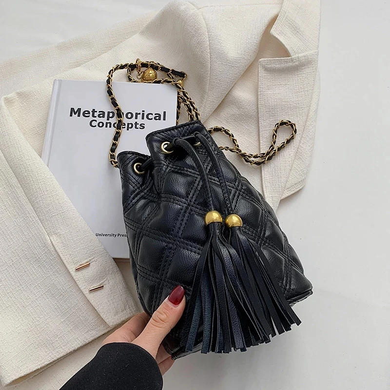 

Simple Small Bucket Crossbody Messenger Bag for Women 2022 PU Leather Fashion Tassel Chain Design Shoulder Bags Handbags Purses