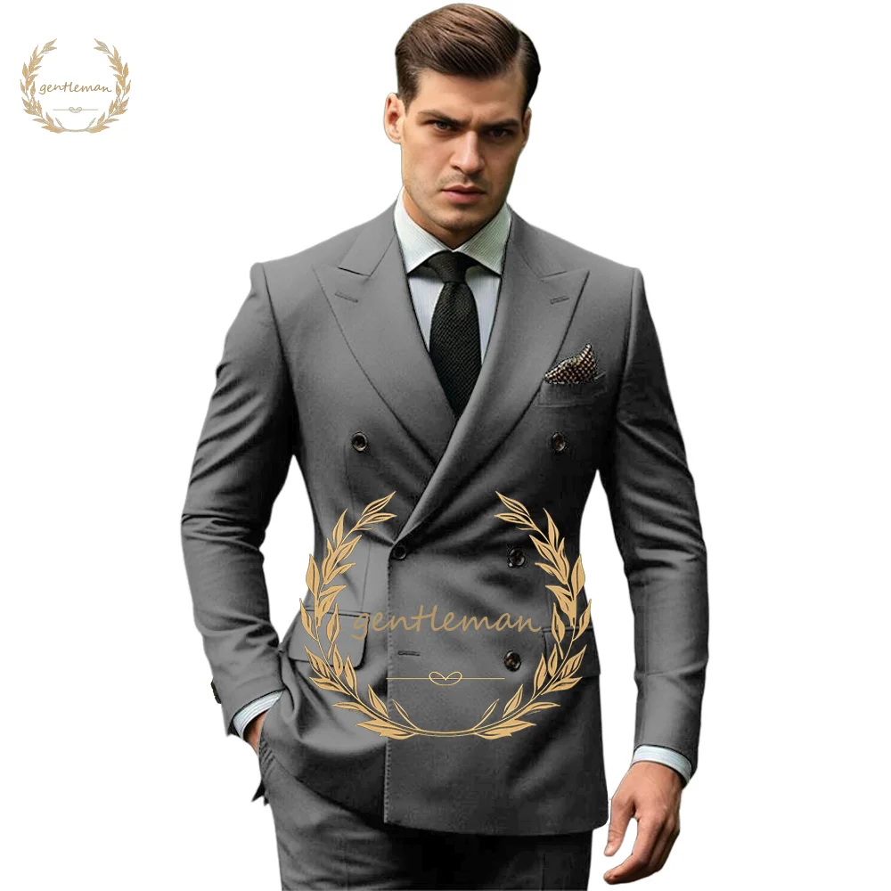 Мужской темно-синий двубортный костюм из двух предметов с лацканами — городской