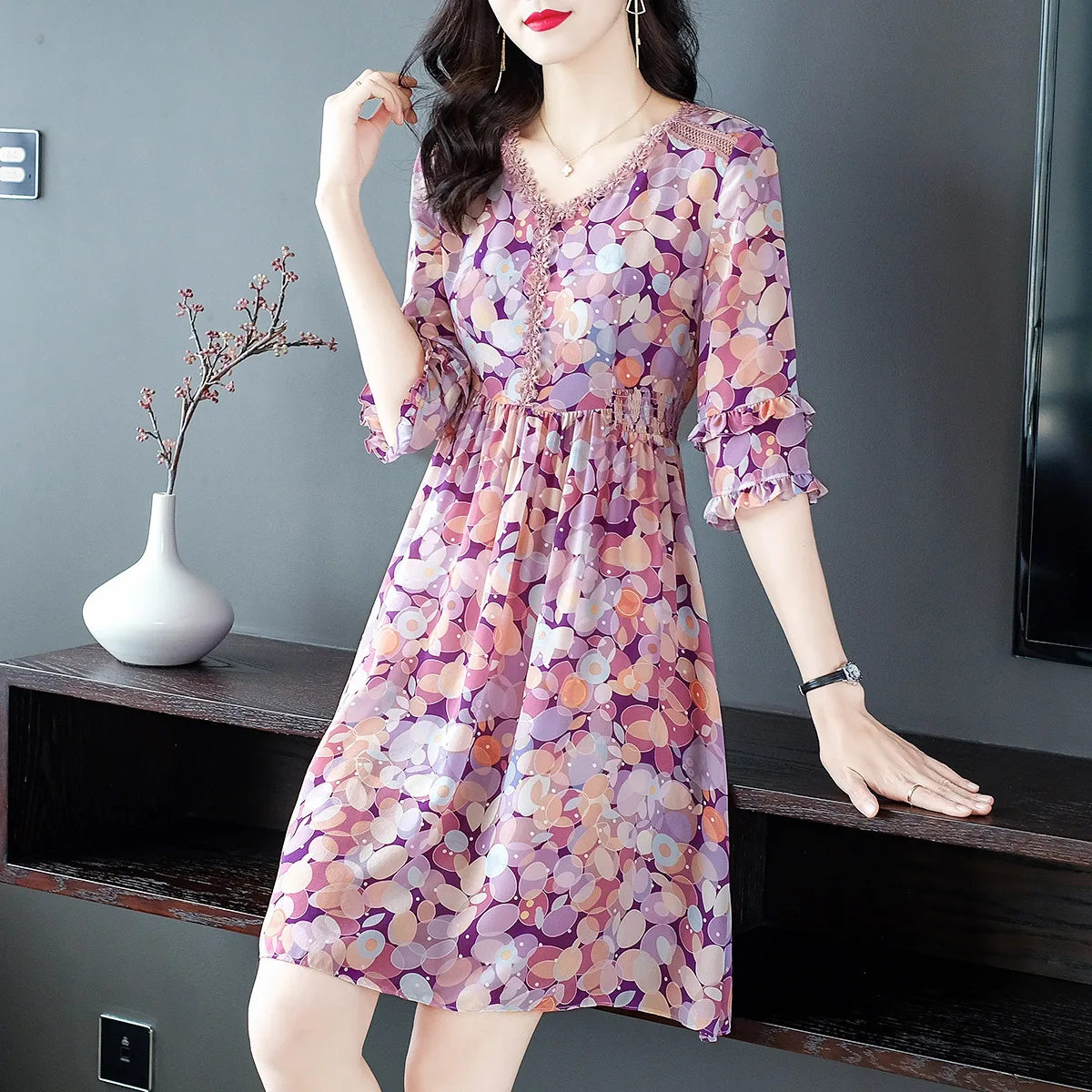 

2022 Spring And Summer Women's High-end Mulberry Silk Skirt Purple Printed Silk Dress Waist V-neck 69203