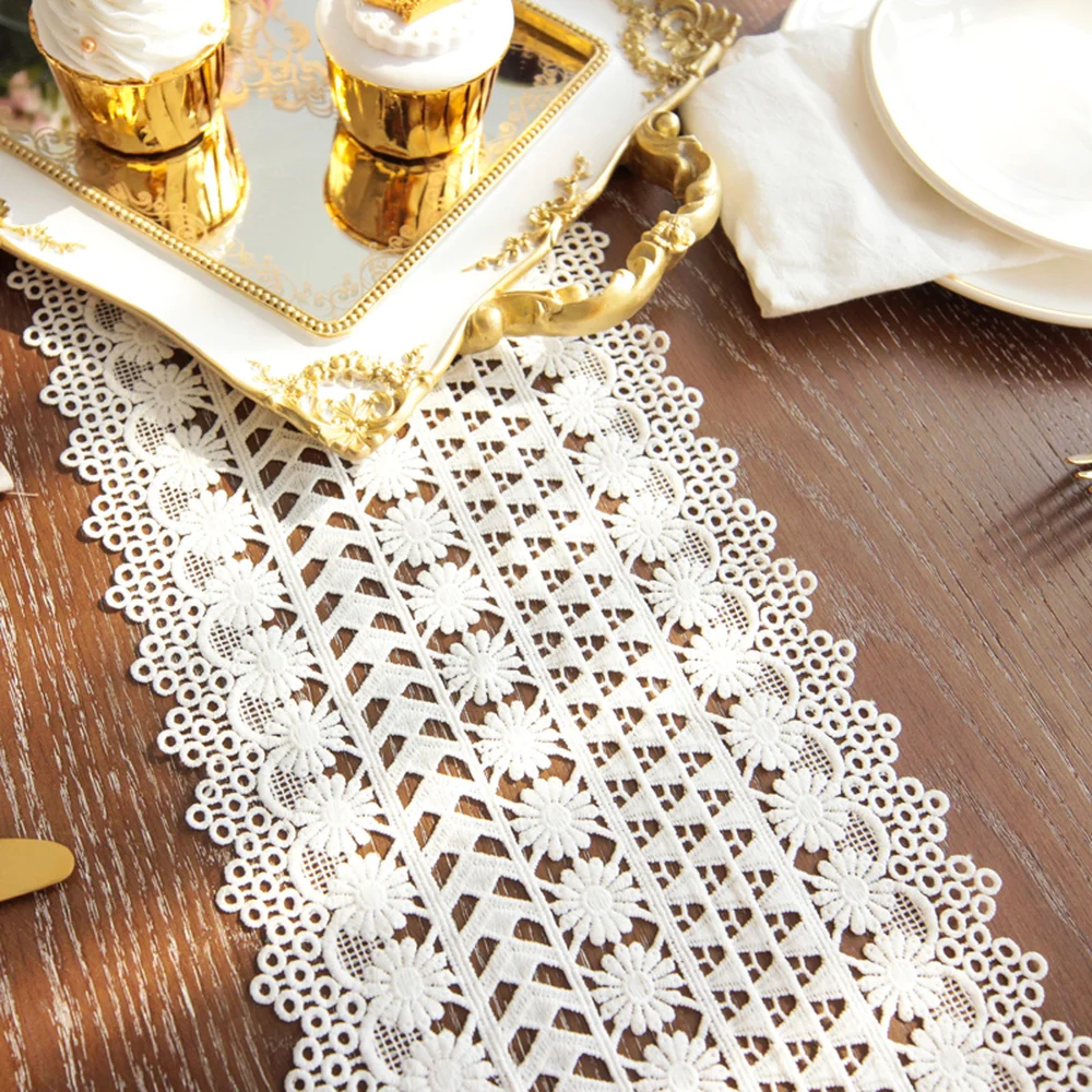 

White Crochet Lace Table Runner with Tassel Cotton Wedding Decor Hollow Tablecloth Nordic Romance Table Cover Coffee Bed Runners