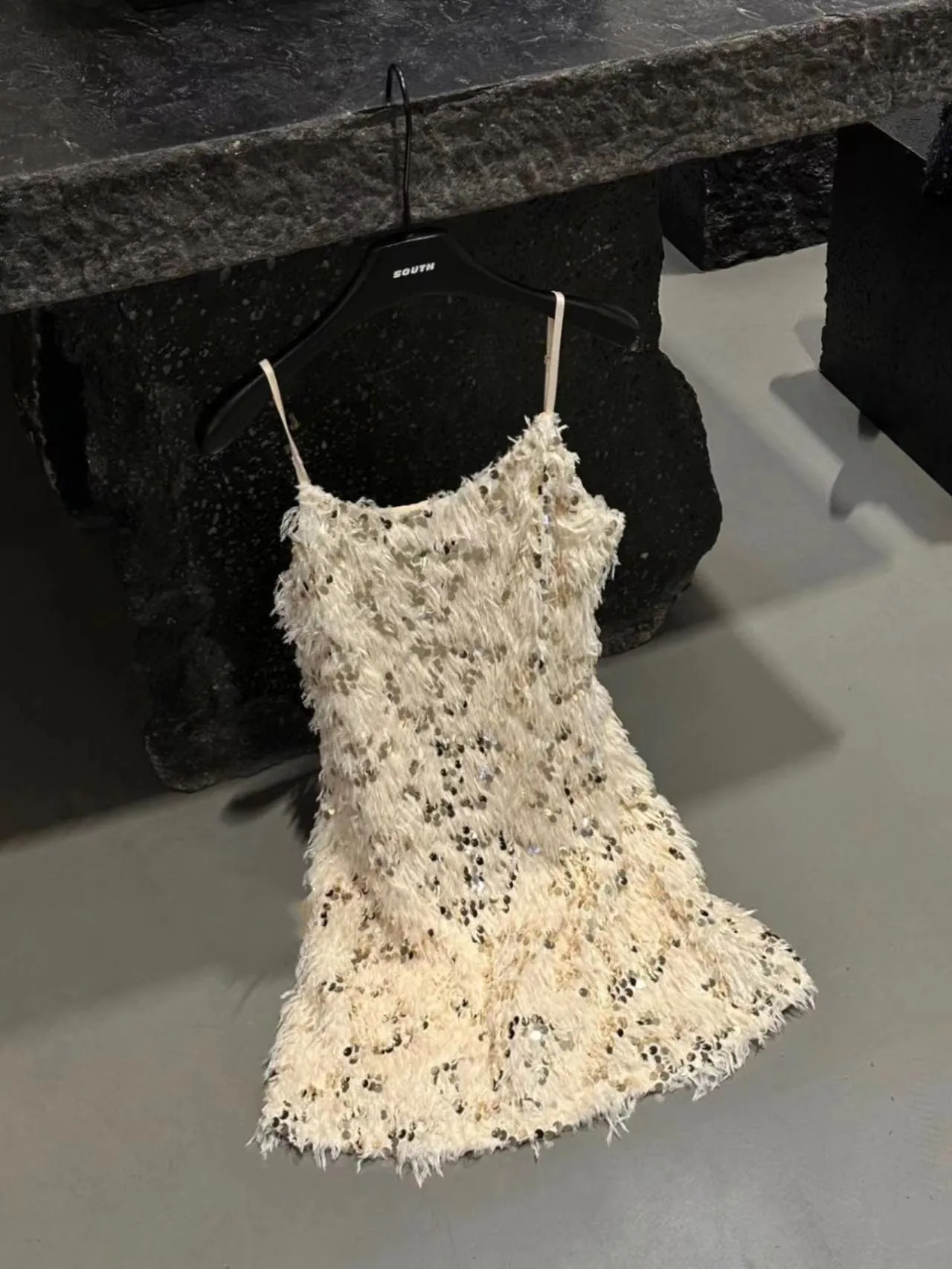 

Новинка 2023, женское Короткое платье в горошек, высококачественные облегающие пикантные, но милые пикантные платья на бретелях