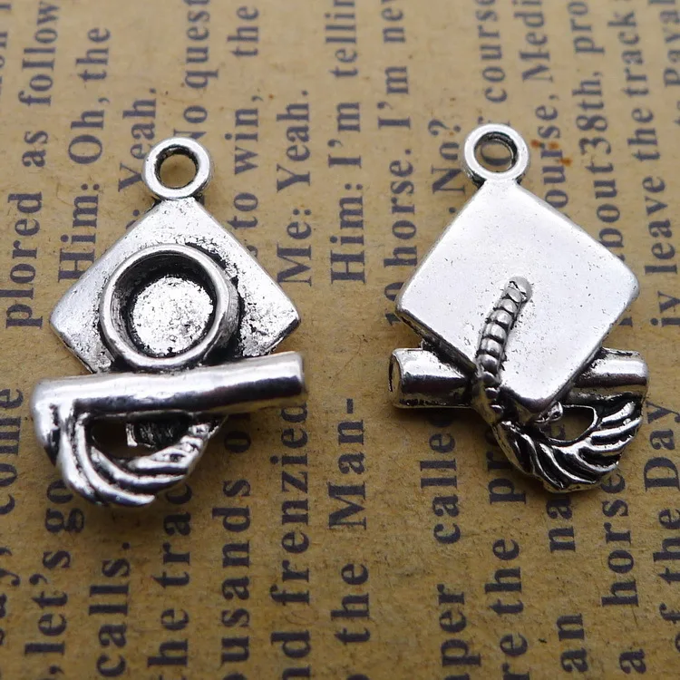 

10pcs/Lot 20*14mm Antique Silver Graduation Cap Diploma Charms Pendants DIY Alloy Graduation Cap Diploma Charm Jewelry
