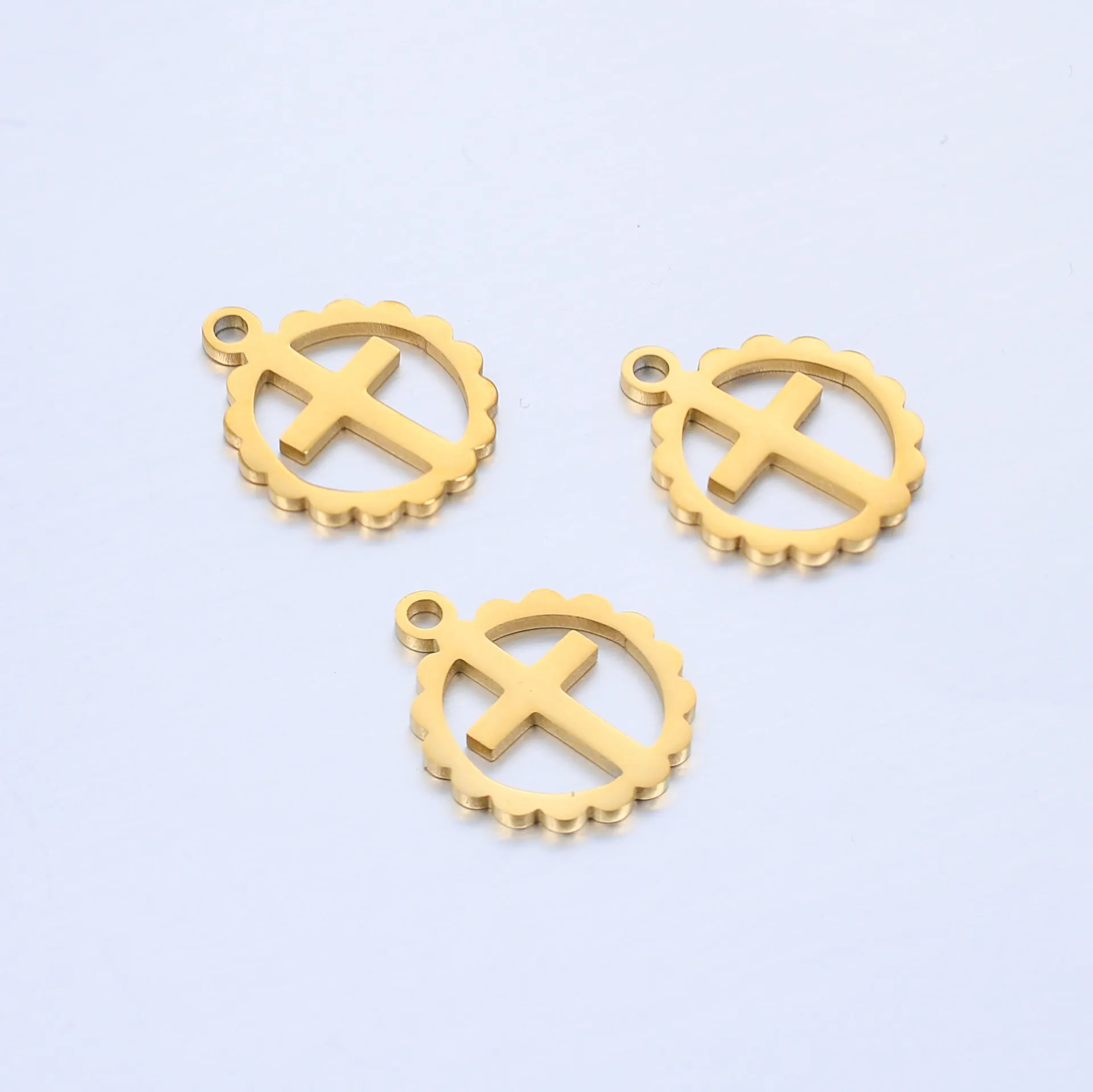 

5pcs Vintage Gothic Cross Pendants DIY Jewelry Gifts Accessories Stainless Steel Carved Sun Cross Necklaces Charms Wholesale