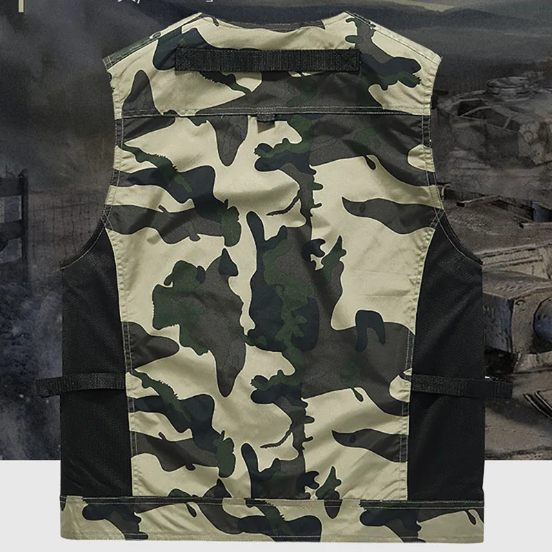 Куртка без рукавов с несколькими карманами на молнии мужской жилет