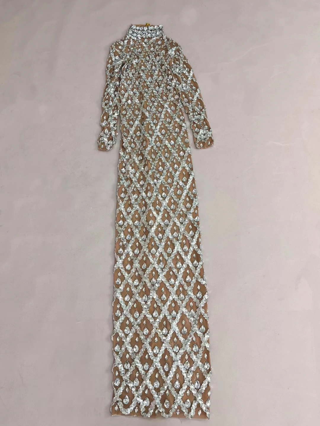 Роскошное прозрачное сетчатое платье с блестящими стразами для вечеринки по