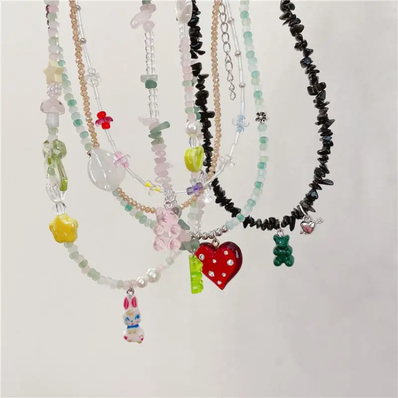 

Cute Small Bear Pendant Beads Necklaces Fashion Glass Flower Women Necklace Summer Unique Design Girls Beaded Chokers Necklaces