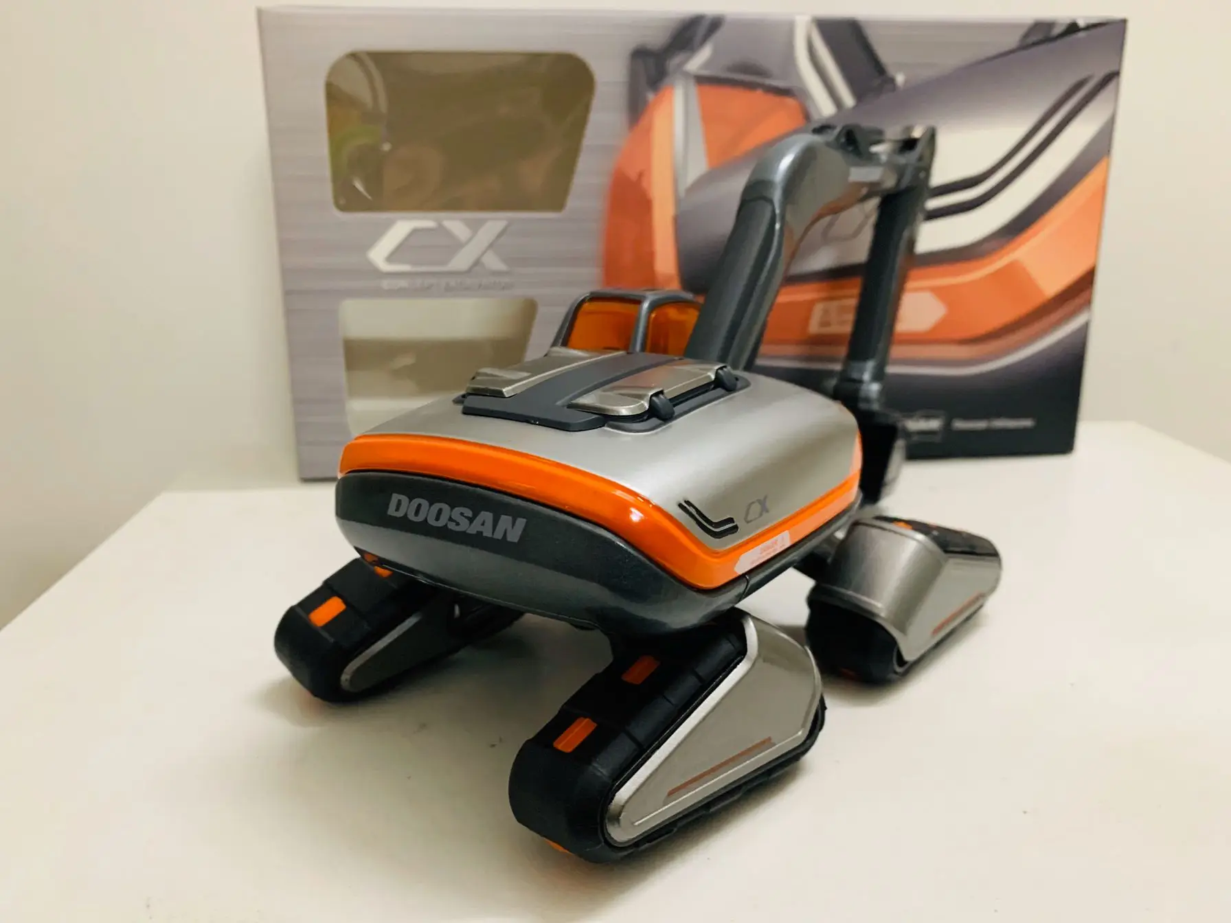 Doosan Concept CX Excavator-Новинка с листком клевера 1:40 литая модель новая