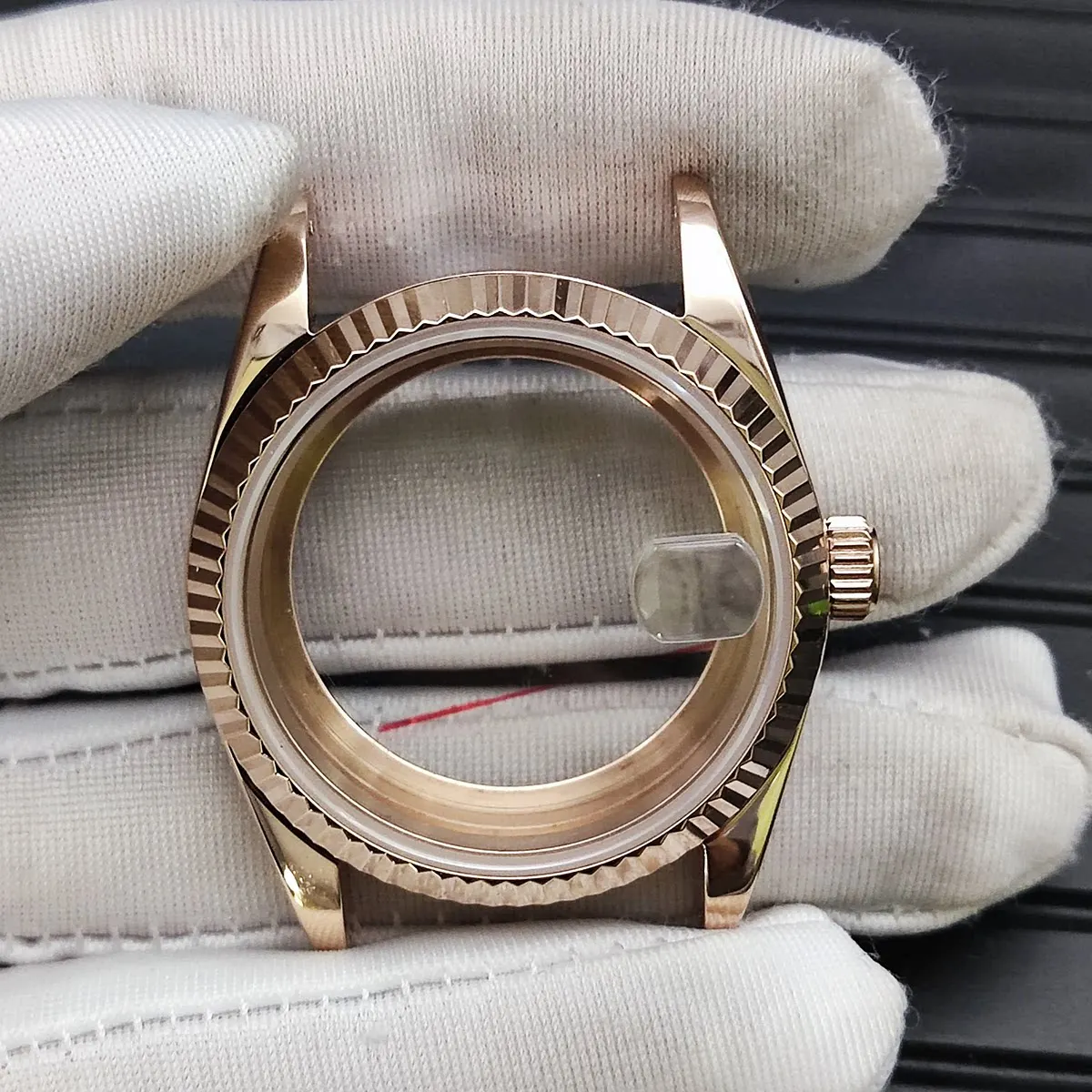 Фото Корпус часов в стиле Datejust 36 мм для механизма NH35, циферблат 28,5 мм, нержавеющая сталь 316L, куполообразное стекло, безель с зубцами. №4