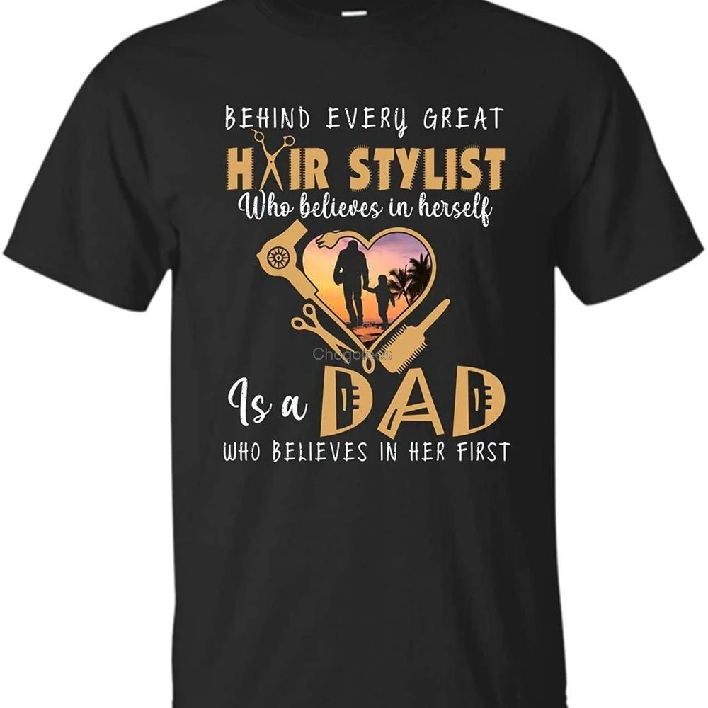 За каждой прекрасной парикмахерской которая верит в себя футболка |