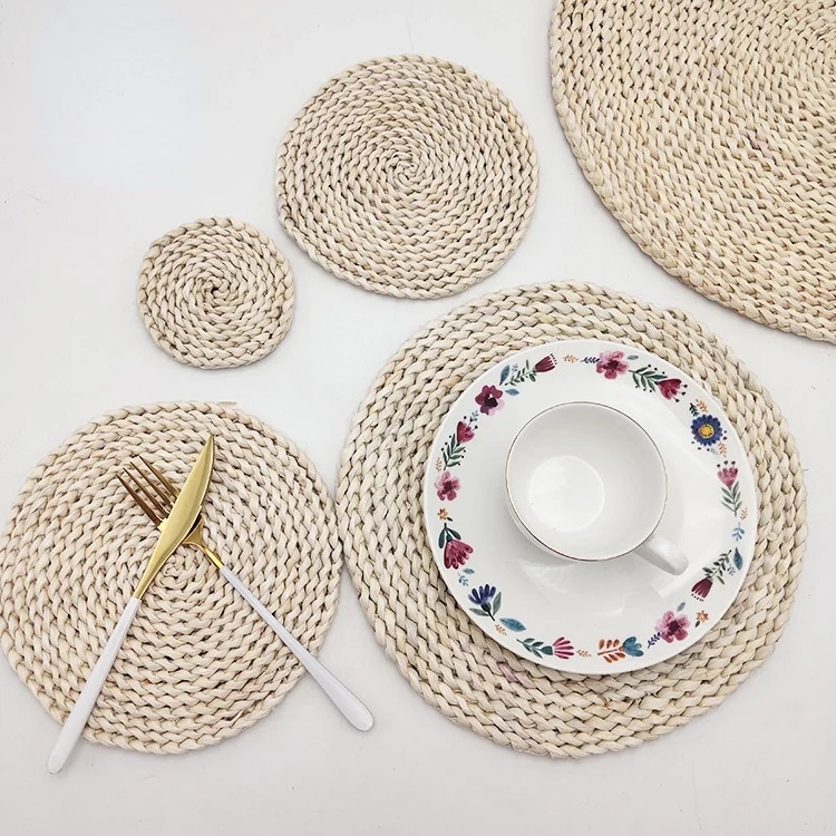

Round Woven Handmade Placemats Set of 4 Rattan,Tablemats Heat Resistant,Non-Slip,Durable Placemats,Rattan Corn husk Tablemats