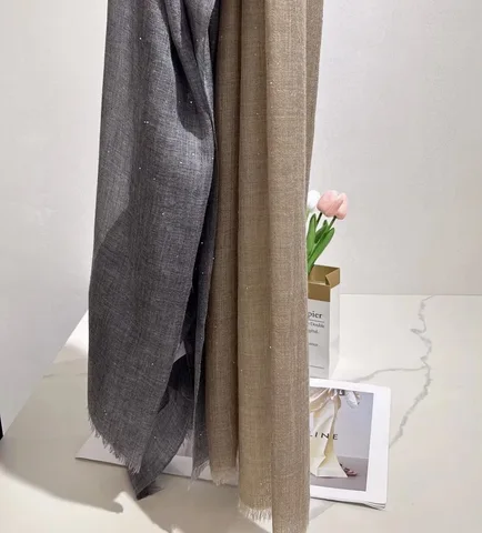 Кашемировая мерцающая шаль  Vogue Studio