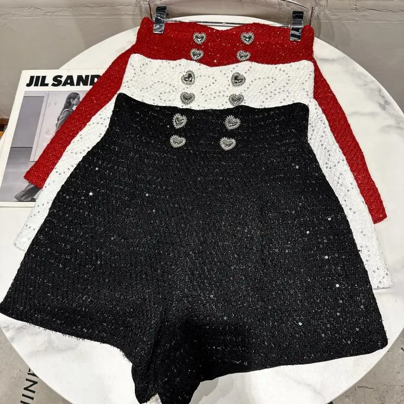 

Женские твидовые шорты с застежкой-сердечком и блестками