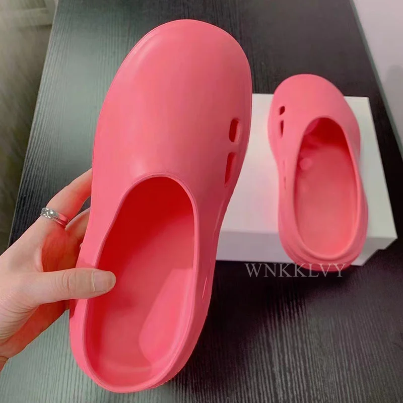 

Flat Thick Sole Closed Toe Rubber Slippers Women Cut Outs Sandals Lazy Slides Summer Seaside Vacation Beach Shoes Unisex 35-45