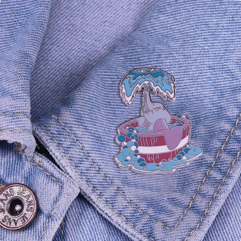 Disney Creative Cartoon Dumbo Enamel Pin Cute Dumbo Splash Fantasy Adventure Badge Fan Collectible Brooch Clothing Jewelry Gift