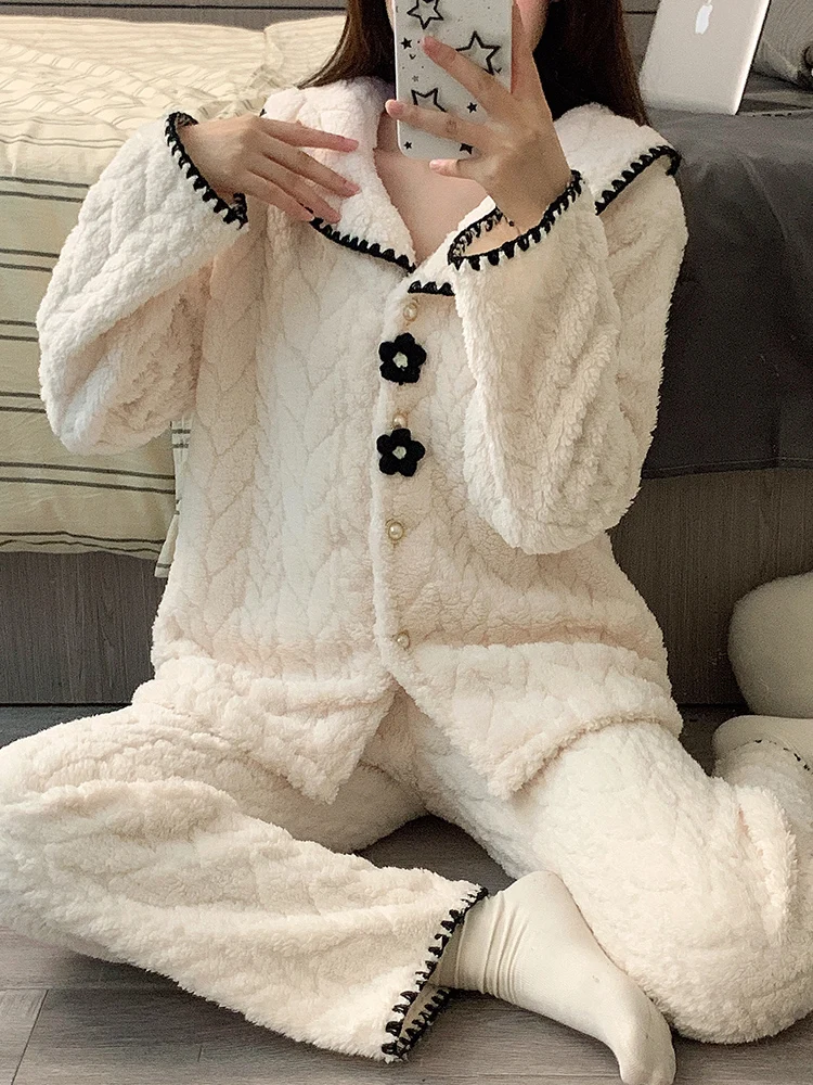 Новинка 2024 женские пижамы на осень и зиму утепленный коралловый флис простой