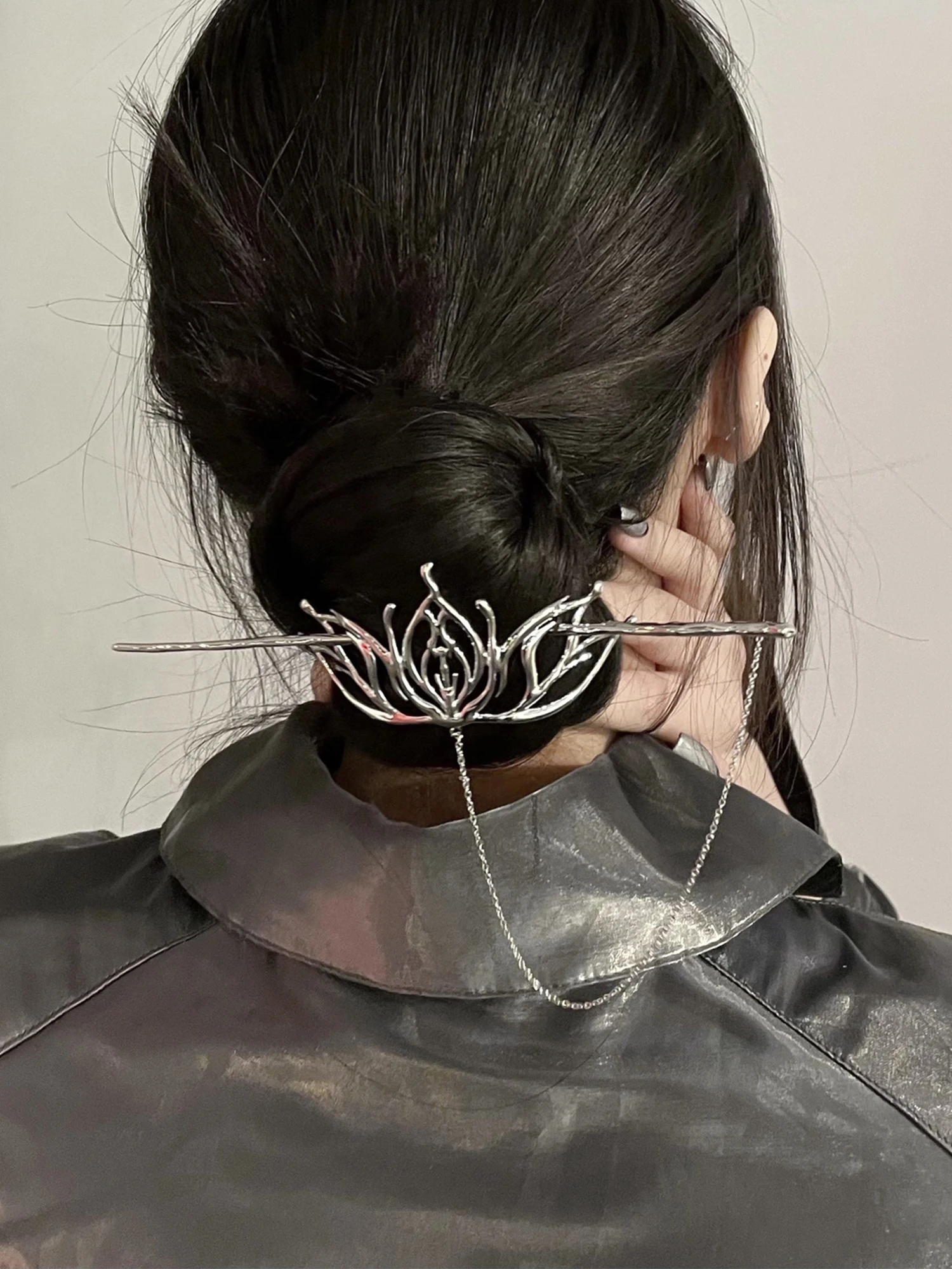 Женские длинные шпильки для волос серебристые металлические с цветочным принтом