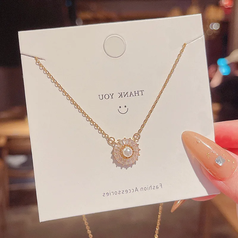 

European Tiktok, the Same Temperament, Simple Zircon Sunflower Pendant, Red, the Same Design. Titanium Steel Necklace.