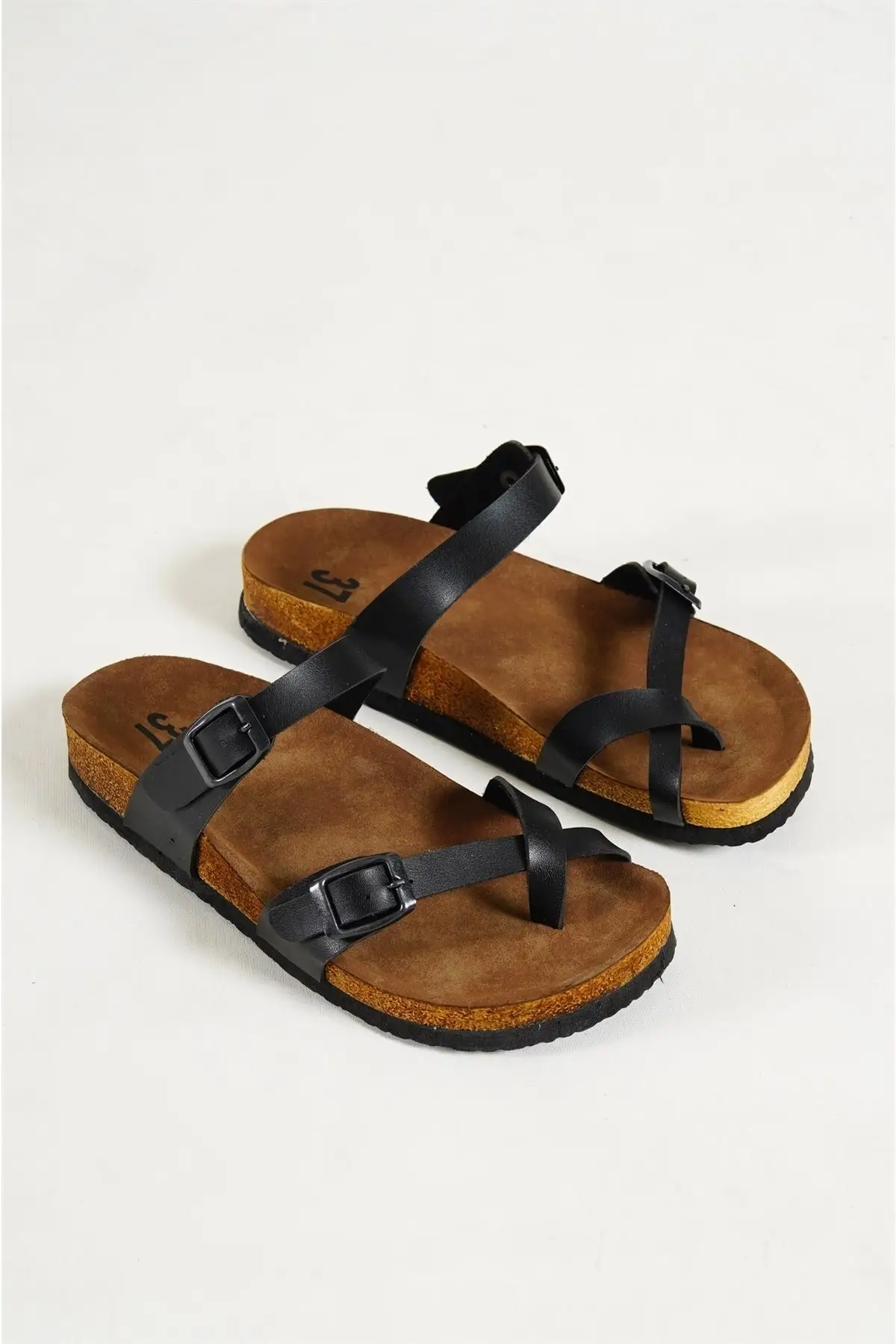 

Gina single finger black slippers