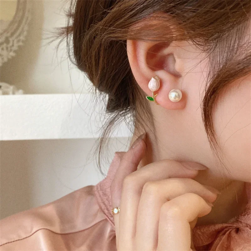 

Pink Tulip Flower Simulated Pearl Stud Earrings for Women Korean Zircon Exquisite Earring Party Christmas Jewelry Light Luxury