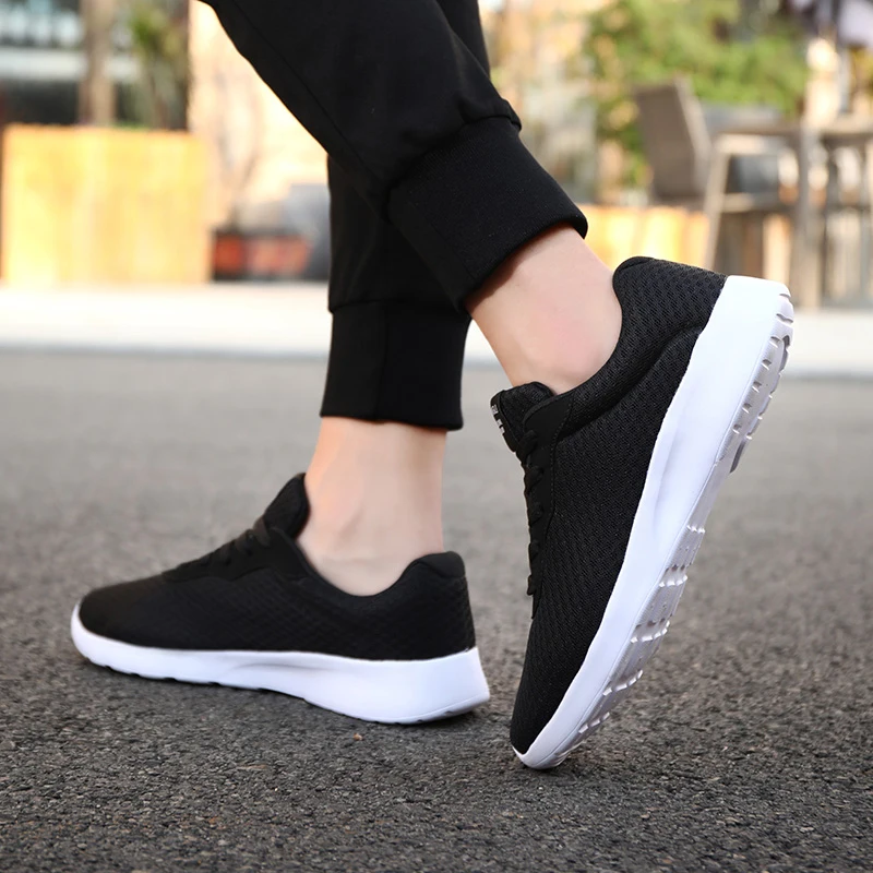 Men Women Casual Running Shoes Couples Breathable Air Mesh Sneakers Lightweight Walking Sneakers Trend Tennis Sports Shoes