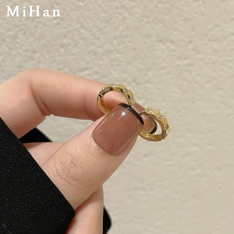 

Mihan Modern Jewelry Small Circle Earrings Hot Sale Pretty Design Delicate Style Round Metal Earrings For Girl Gifts Wholesale
